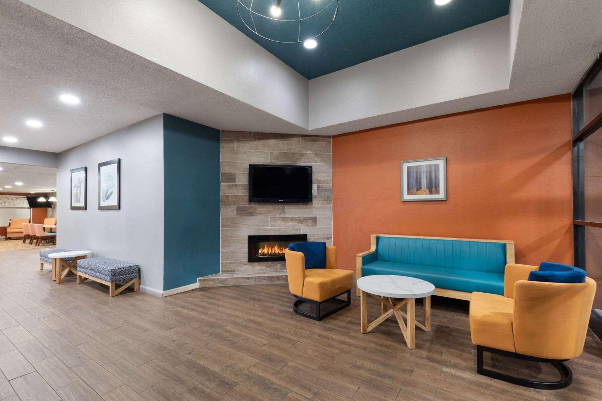 La Quinta Inn By Wyndham Decatur Alabama Екстериор снимка