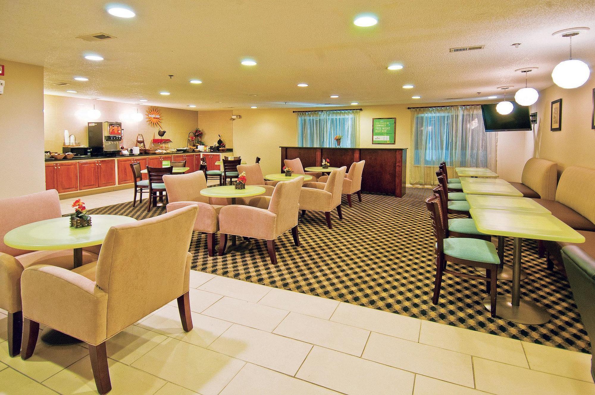 La Quinta Inn By Wyndham Decatur Alabama Екстериор снимка